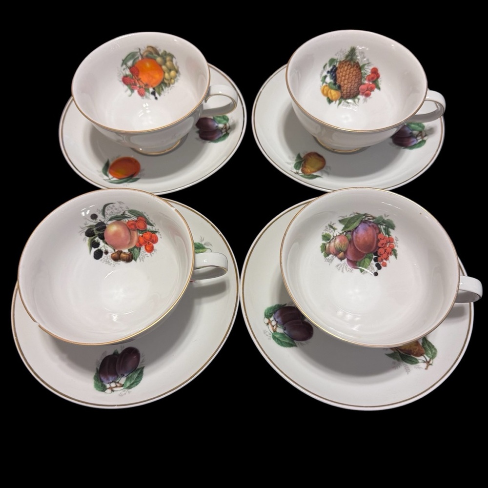 Vintage Jaeger Co. Bavaria Crown E&R Footed Fruit Pattern 4 Teacups with Saucers